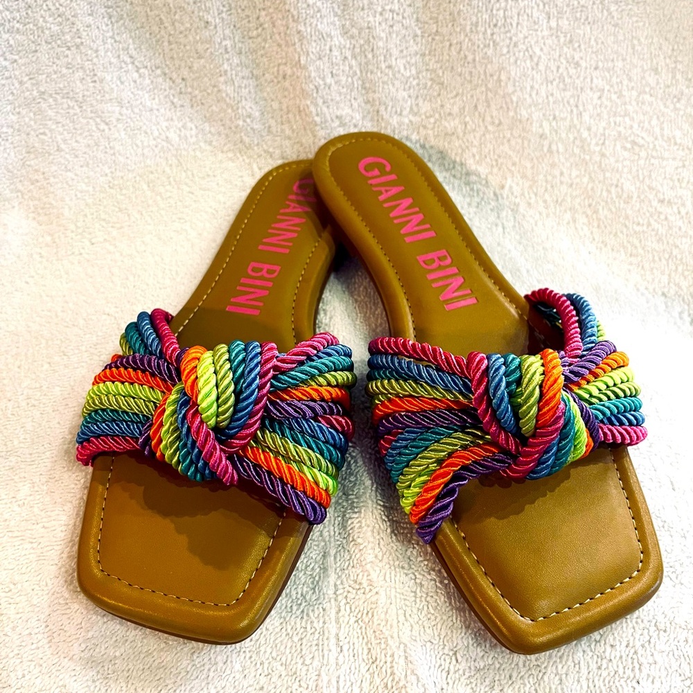 Gianni Bini sandals